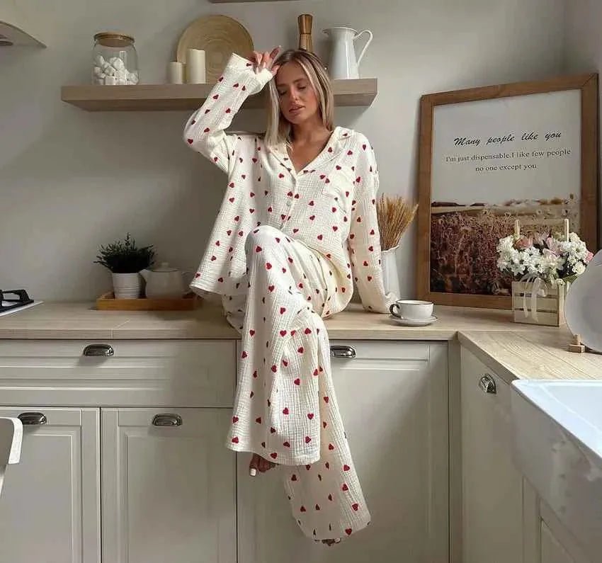 Sommer Pyjama Damen | Herzmuster-Set mit Weitem Bein & Loungewear-Stil