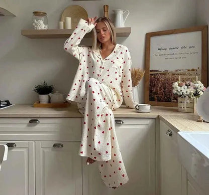 Sommer Pyjama Damen | Herzmuster-Set mit Weitem Bein & Loungewear-Stil
