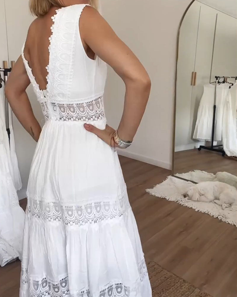Maxikleid Damen | Weißes Spitzenkleid mit V-Ausschnitt & Stufenrock