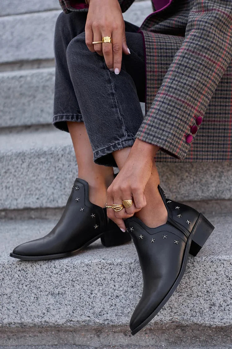 Stiefelette Damen | Stern-Nieten & Spitze Kappe