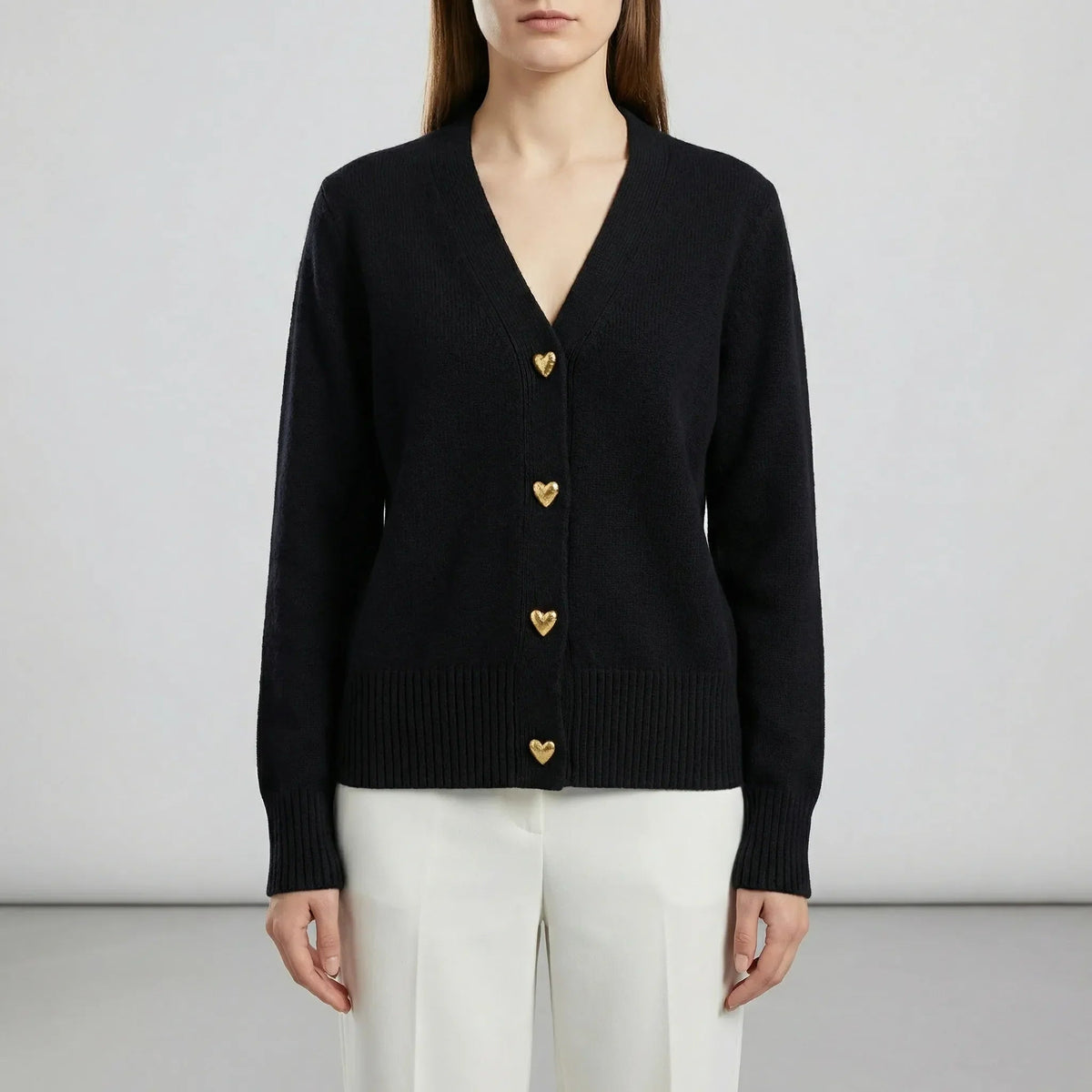 Strickjacke Damen | V-Ausschnitt & Verzierte Knopfleiste