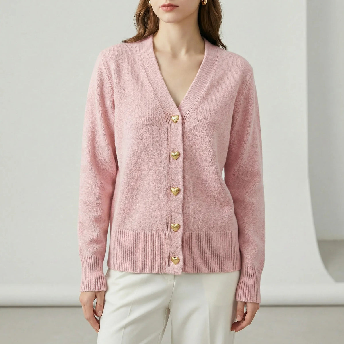 Strickjacke Damen | V-Ausschnitt & Verzierte Knopfleiste