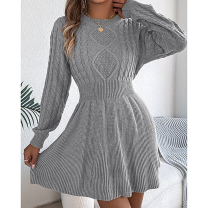 Strickkleid Damen | Zopfmuster & Taillierte Passform