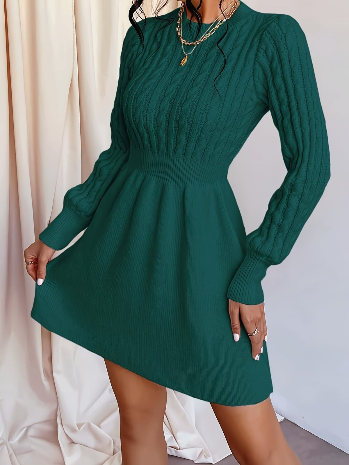 Strickkleid Damen | Zopfmuster & Taillierter Schnitt