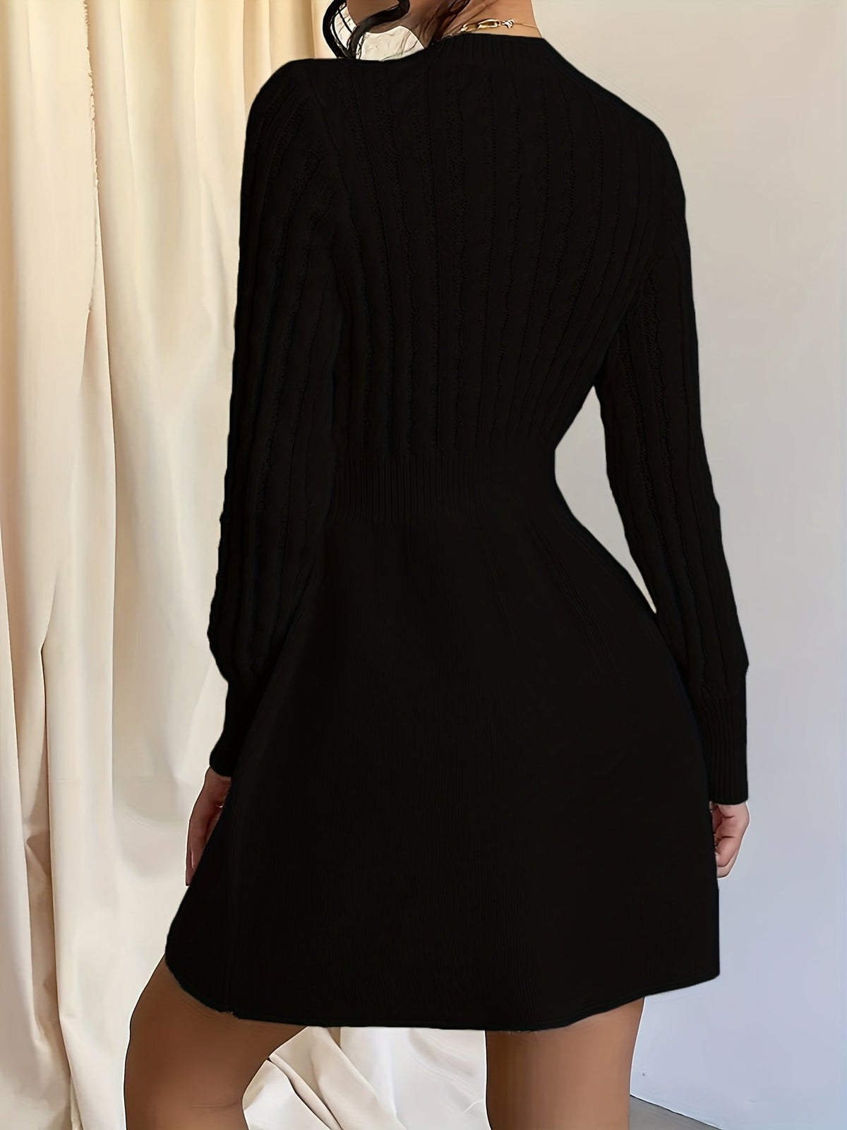 Strickkleid Damen | Zopfmuster & Taillierter Schnitt