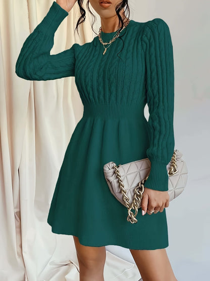 Strickkleid Damen | Zopfmuster & Taillierter Schnitt