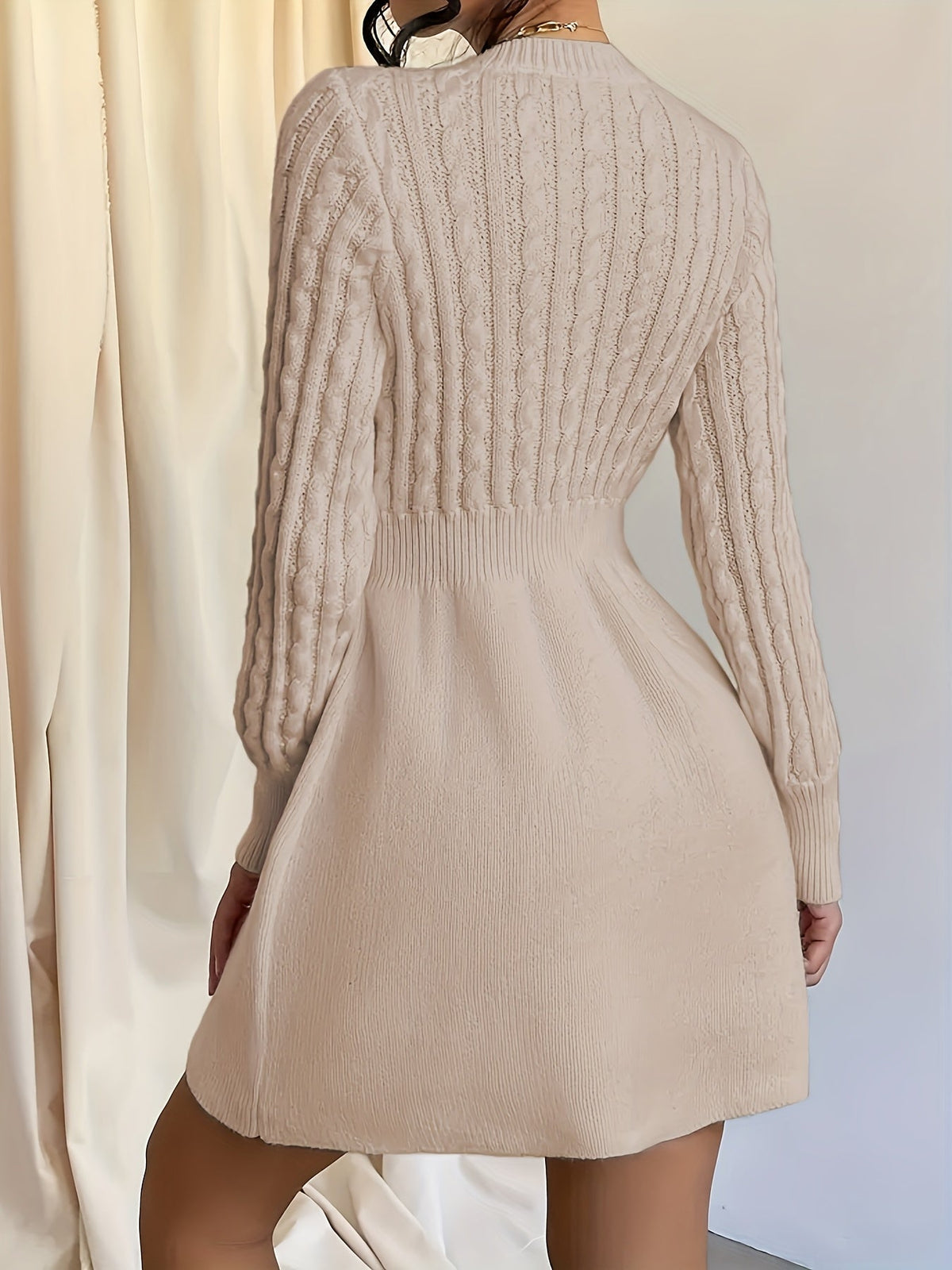 Strickkleid Damen | Zopfmuster & Taillierter Schnitt