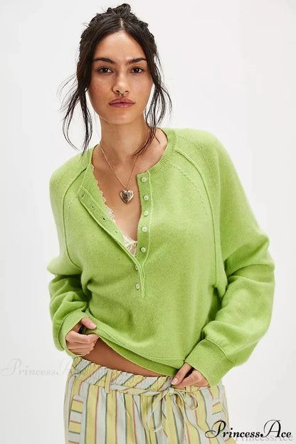 Strickpullover Damen | V-Ausschnitt mit Knopfleiste