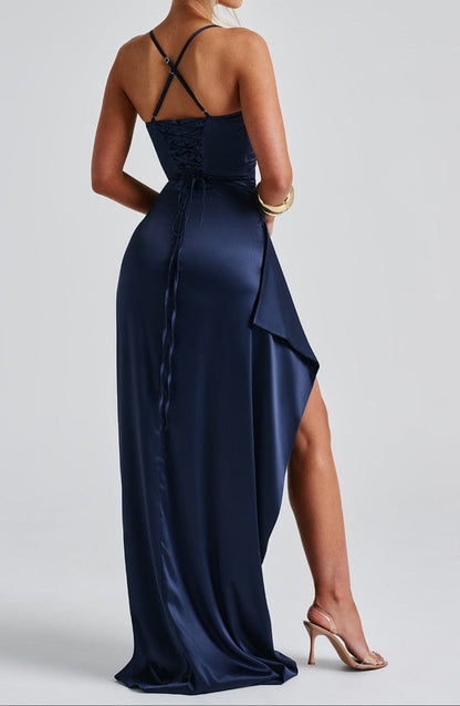 Theresa | Damen Trägerkleid mit hohem Schlitz 1