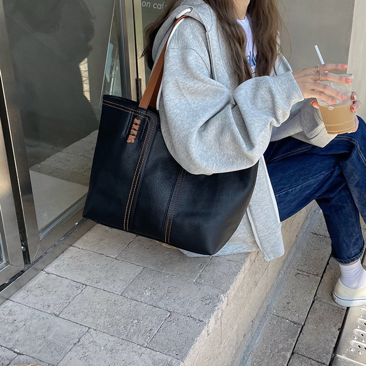 Damen Tasche Umhängetasche Minimalistisch mit Geräumigem Innenfach für Büro und Freizeit 4
