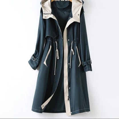 Wasserdichter langer Trenchcoat für Damen mit funktioneller Kapuze