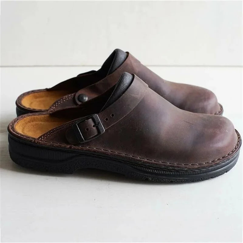 Slipper Herren | Robuster Clog mit Schnallenverschluss & Komfort-Laufsohle