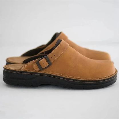 Slipper Herren | Robuster Clog mit Schnallenverschluss & Komfort-Laufsohle