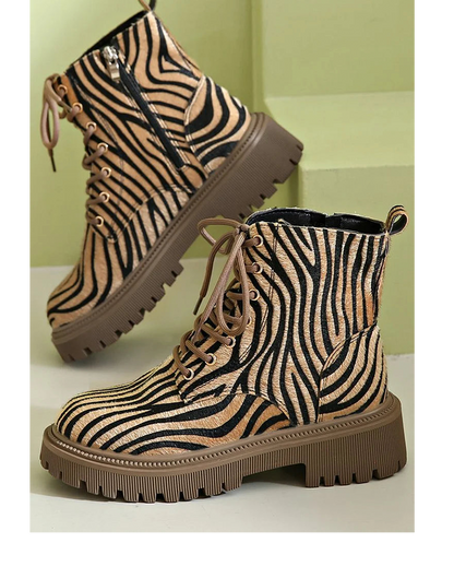 Zara | Auffällige und trendige Stiefel mit Zebramuster 0