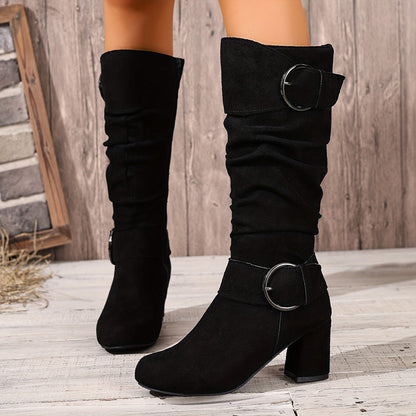 Baldrun | Damen Kniehohe Stiefel mit Blockabsatz - Taupe - Image 2