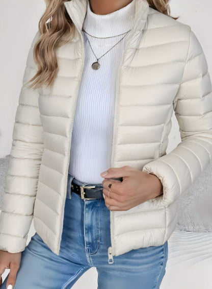 Damen Slim-Fit Steppjacke mit Stehkragen Leichte Winterjacke - Cremefarben