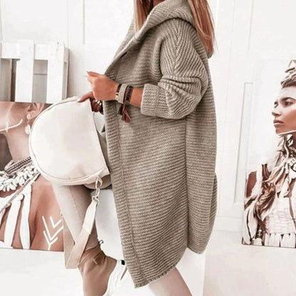 Damen Strickjacke mit Kapuze und Knopfleiste in gerader Passform