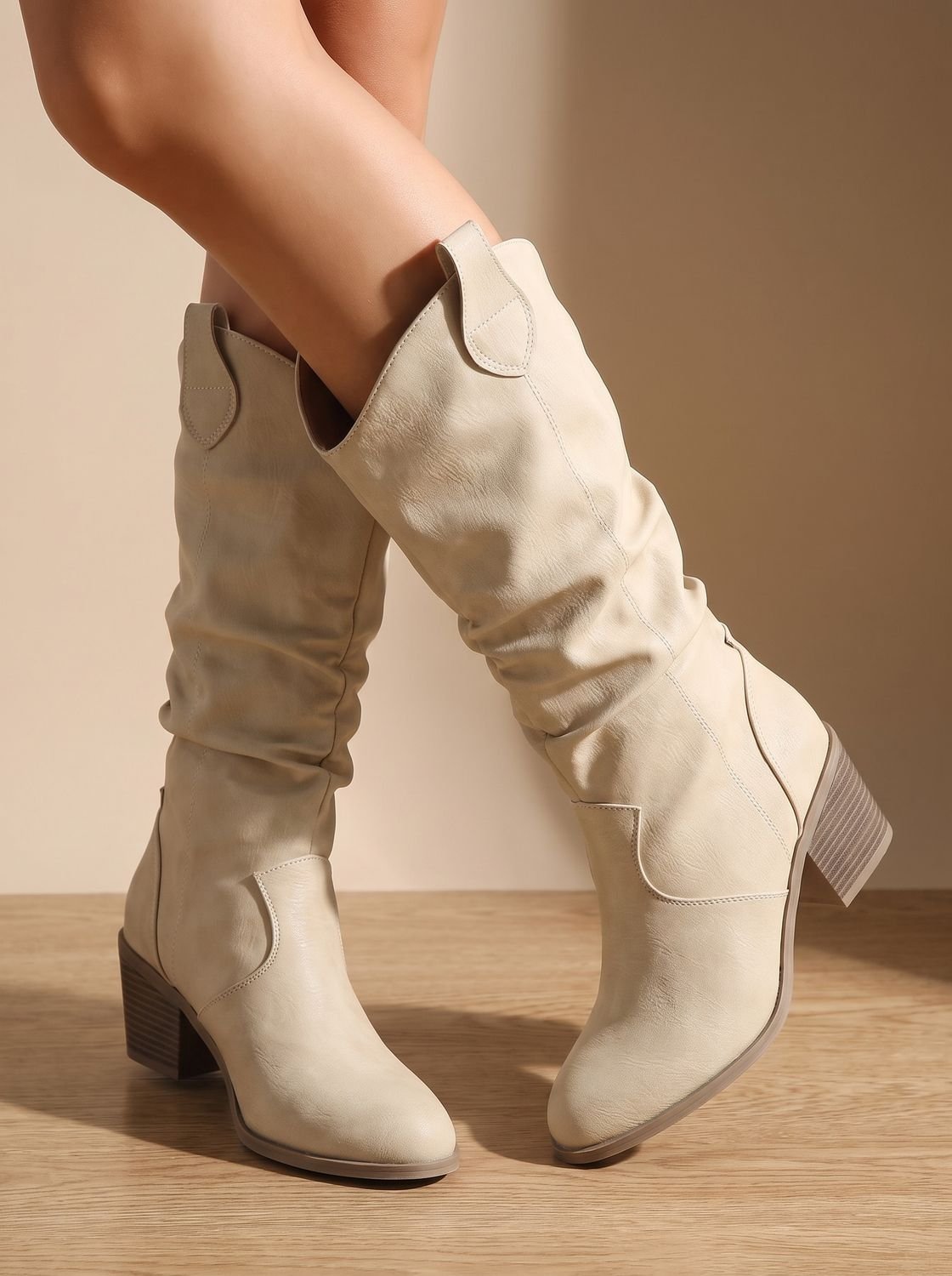 Damen Westernstiefel mit extra weitem Schaft und flachem Absatz