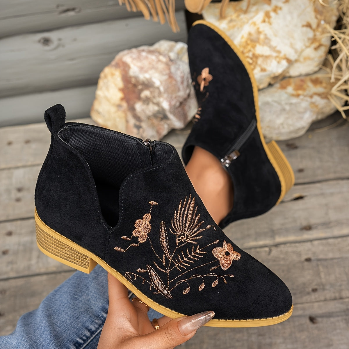 Fennrike | Damen Stiefeletten mit Stickerei - Image 2