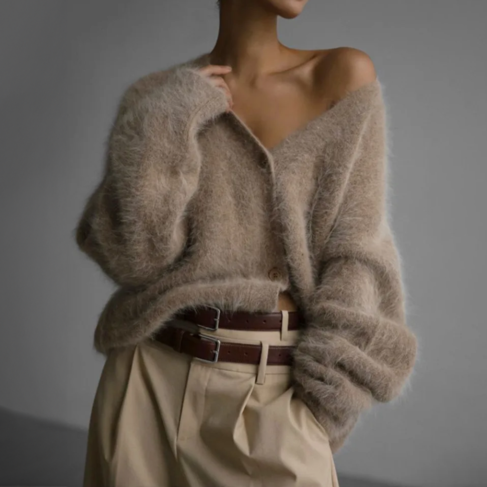 Franka | Damen Oversized Strickjacke mit V-Ausschnitt - Taupe - Image 2