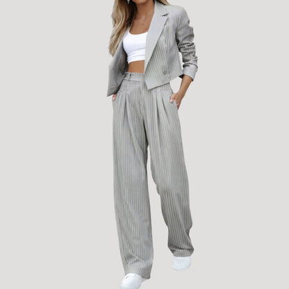 Greta | Damen Nadelstreifen Zweiteiler Blazer Set - Striped - Image 1