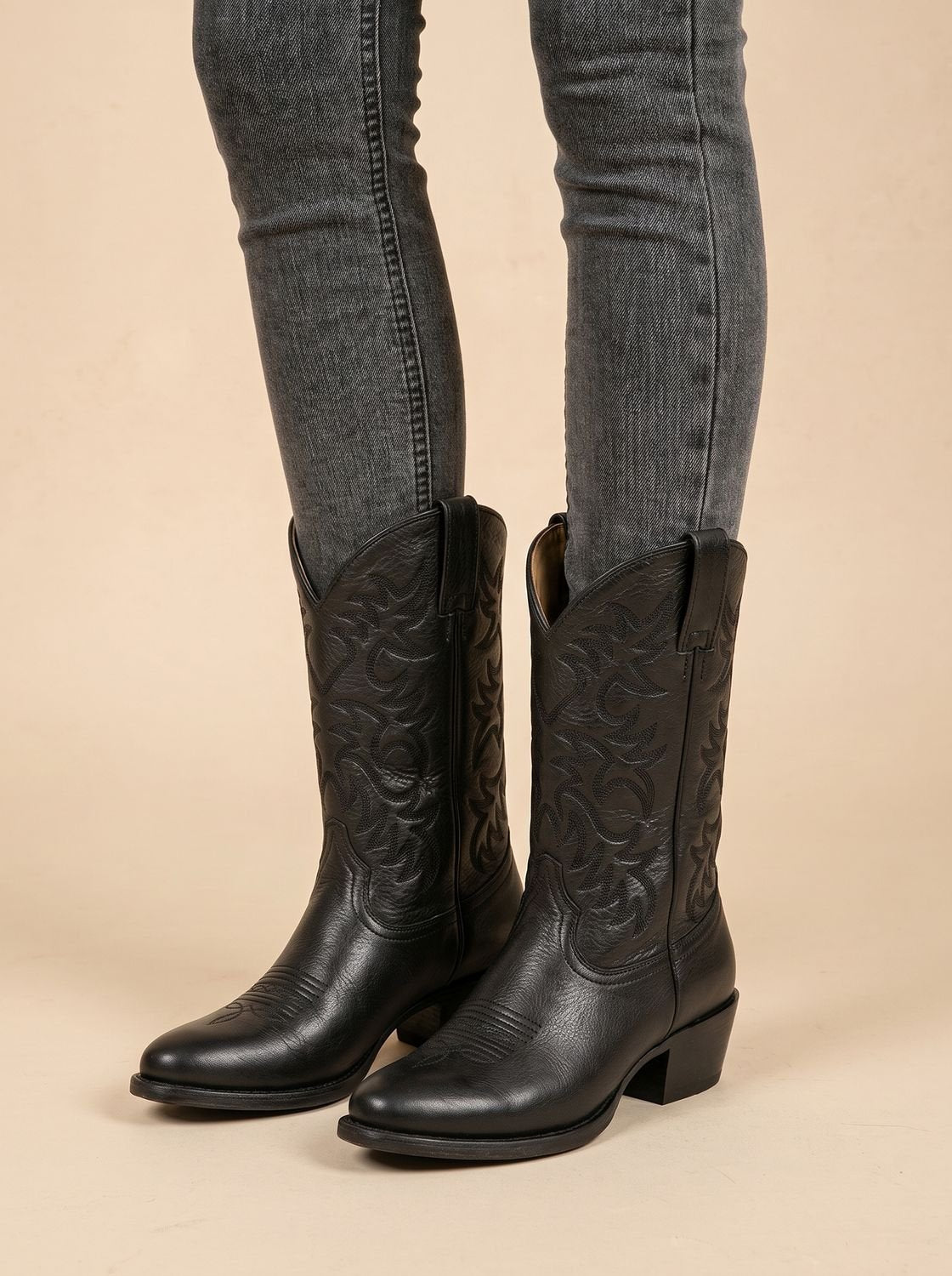 Hildrun | Damen Bestickte Western Cowboy Stiefel - Black - Image 1