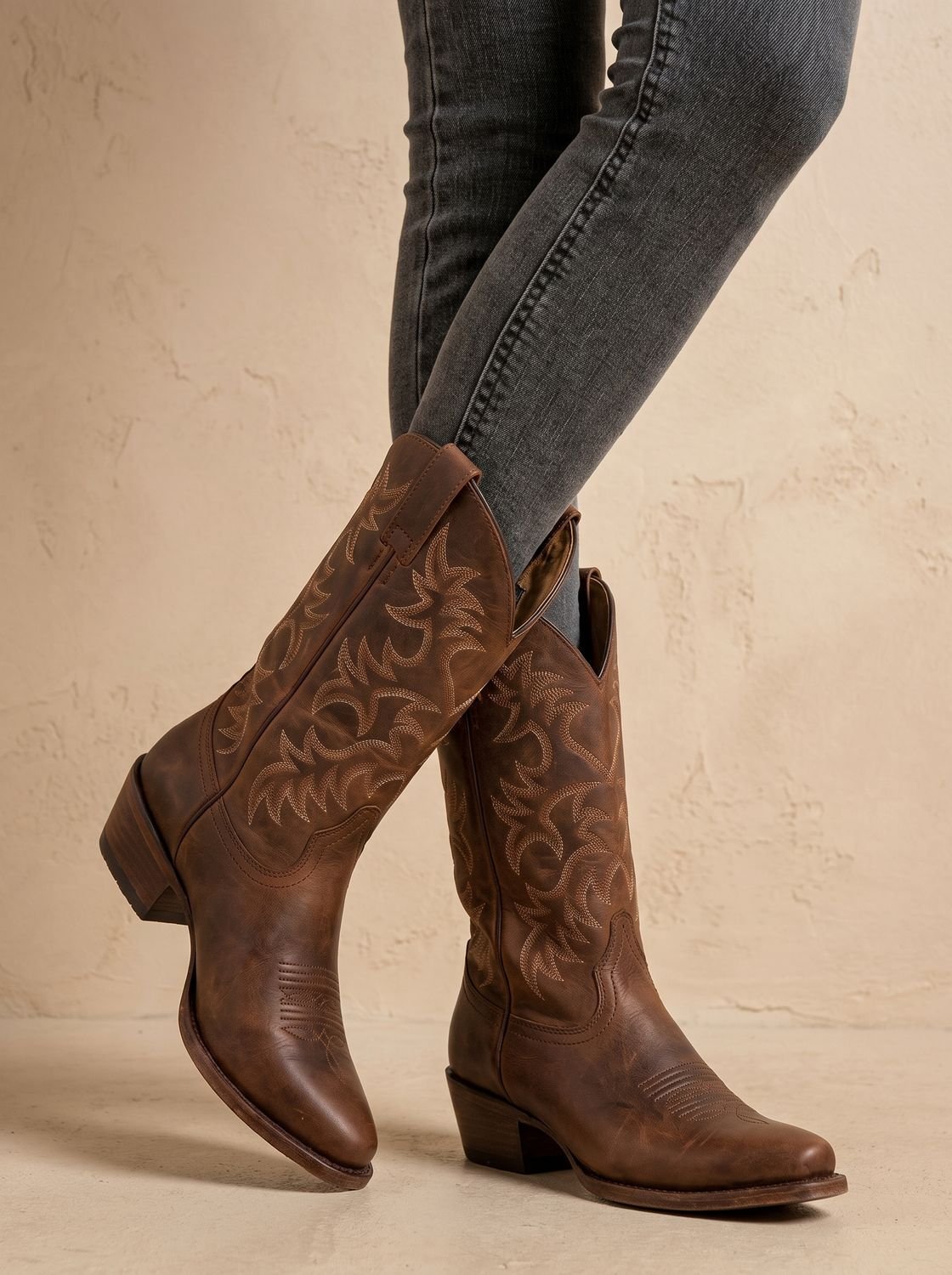 Hildrun | Damen Bestickte Western Cowboy Stiefel - Black - Image 2